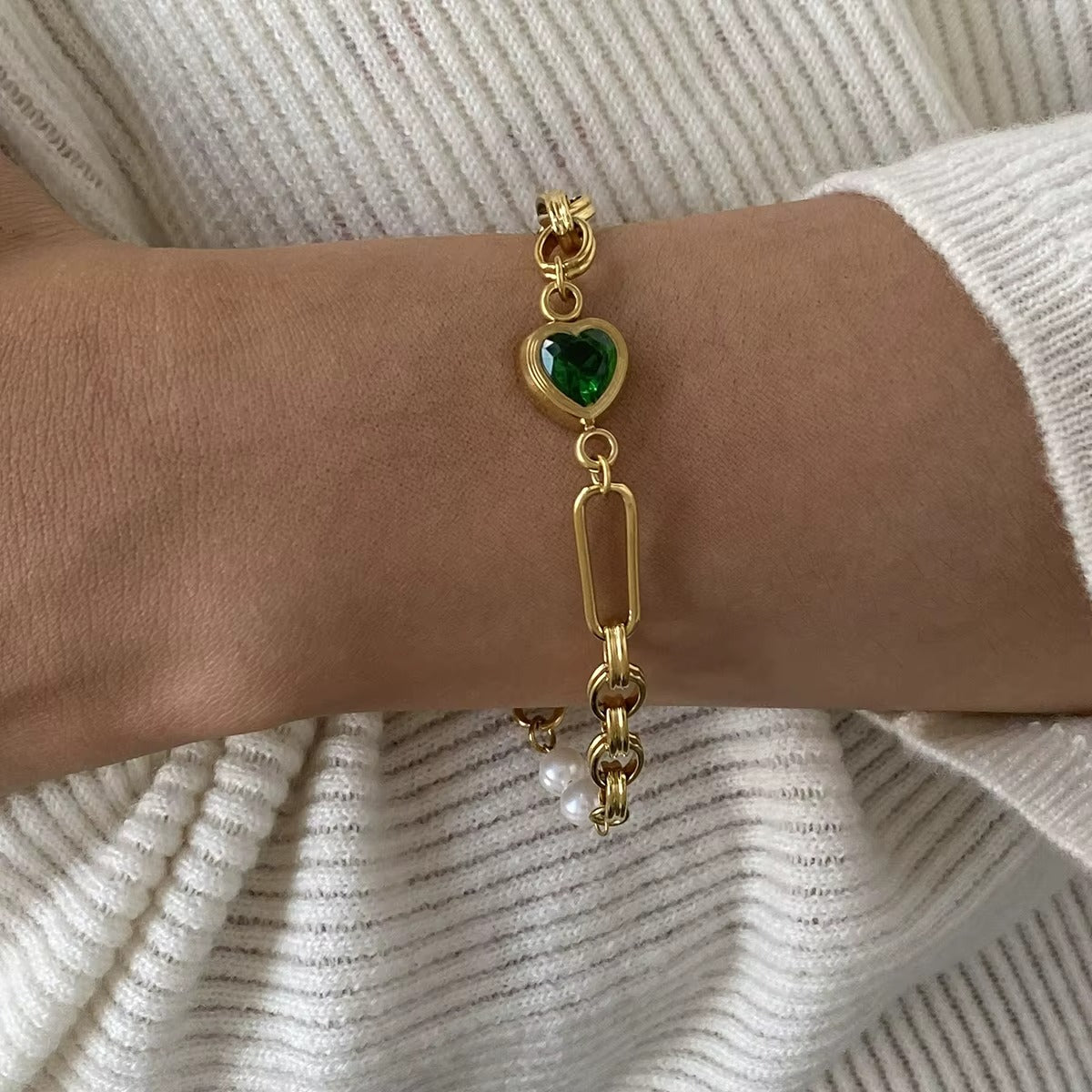 Pulseras acero inoxidable en oro de 18 K, con perlas de agua dulce y perforaciones de agua, con corazón verde