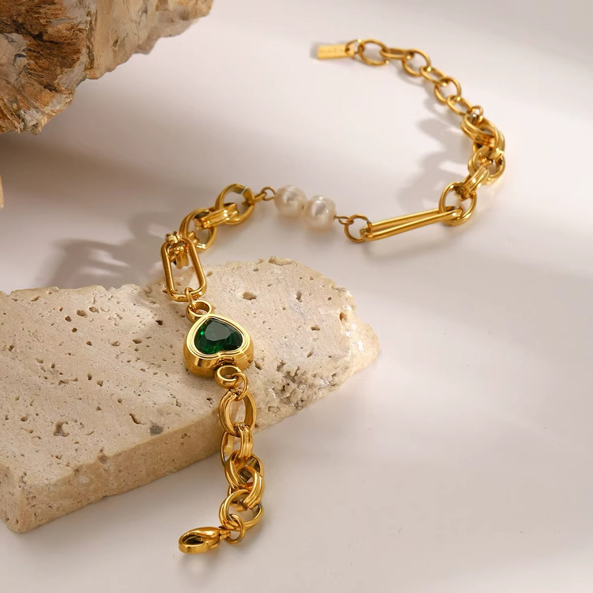 Pulseras acero inoxidable en oro de 18 K, con perlas de agua dulce y perforaciones de agua, con corazón verde